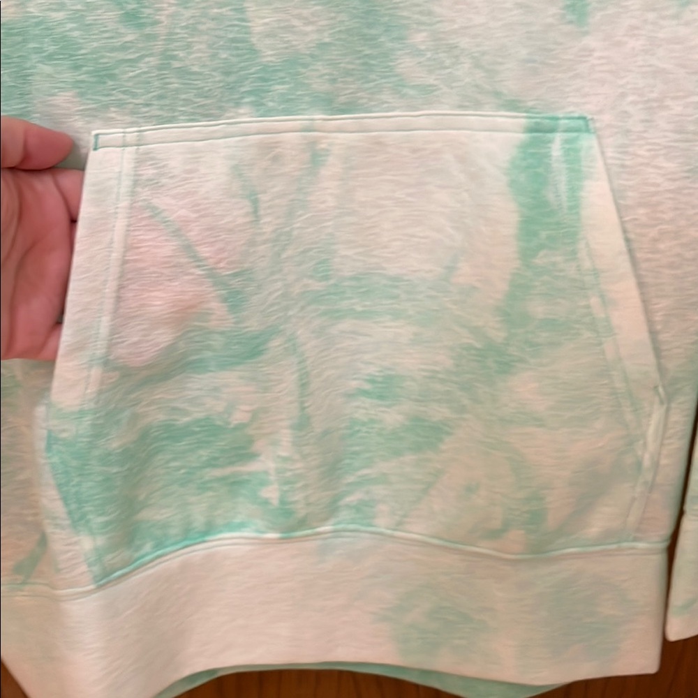 NIKE NWT Women’s Size Medium Light Green White Tie-Dye Hoodie Dry Fit Sweatshirt - Picture 5 of 10